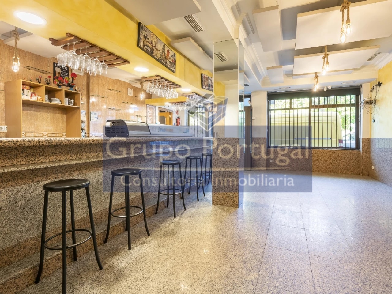 Retail in Móstoles, Madrid for lease Interior Photo- Image 1 of 9
