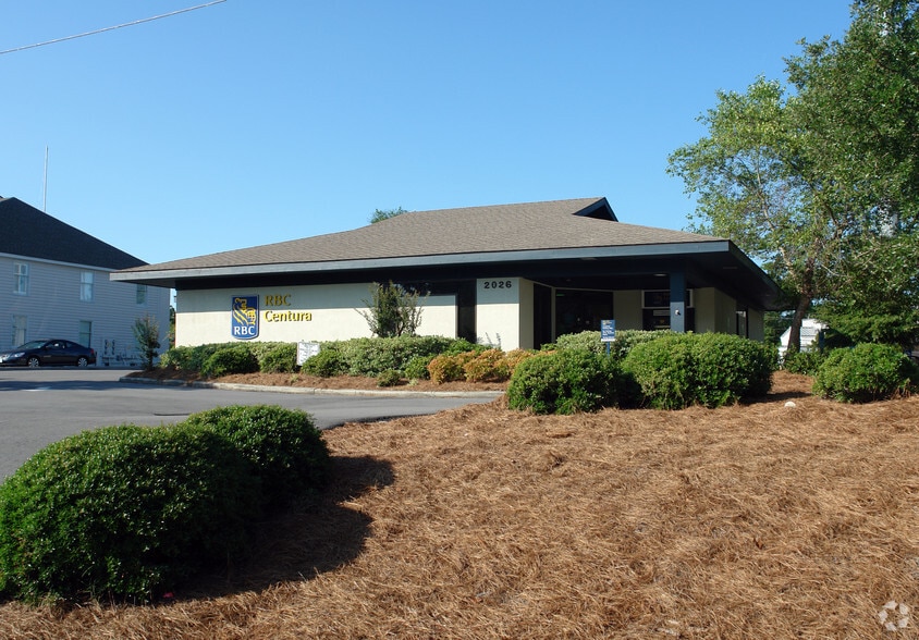 2026 Eastwood Rd, Wilmington, NC for sale - Primary Photo - Image 1 of 11