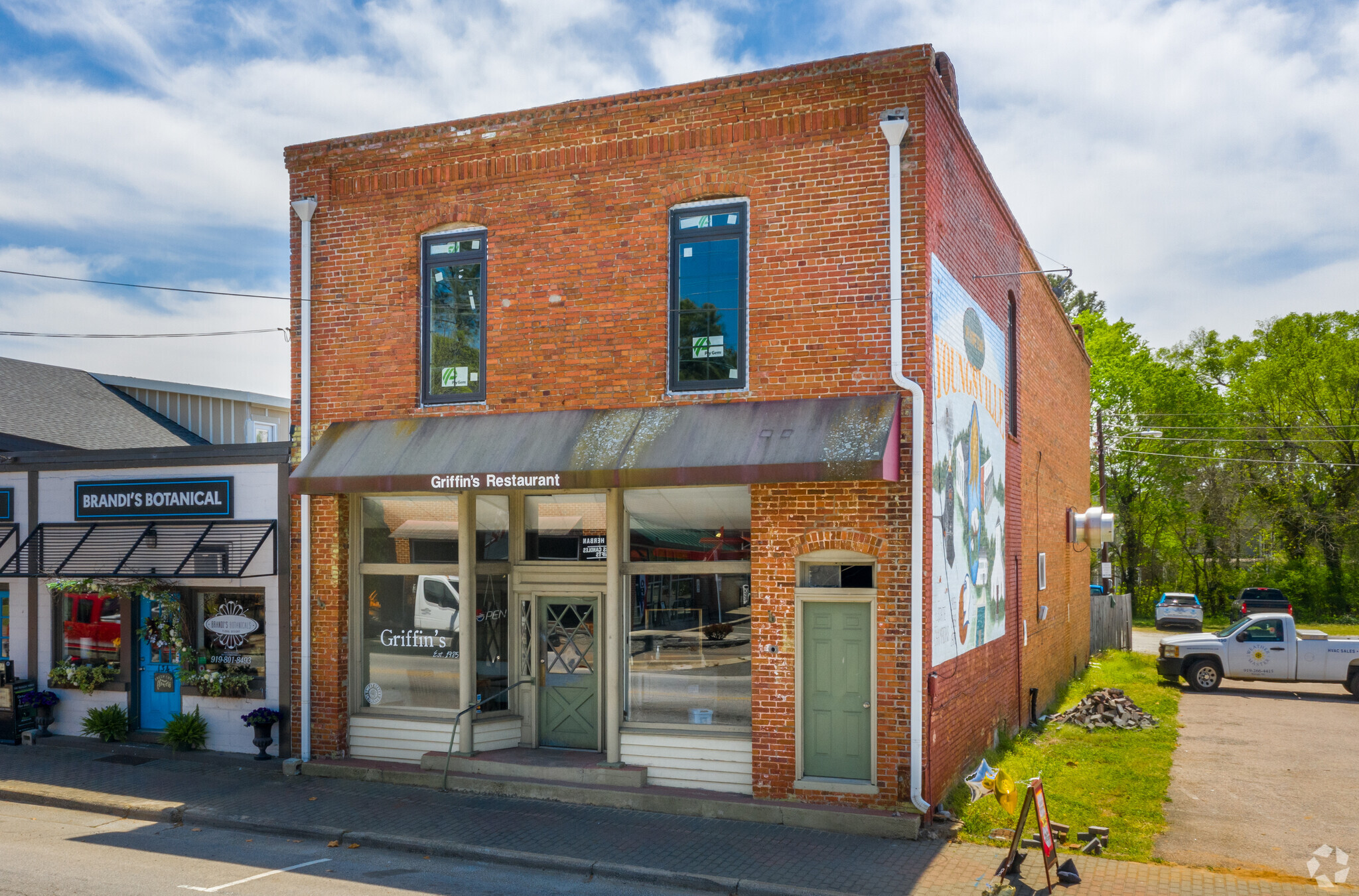 132 E Main St, Youngsville, NC for sale Primary Photo- Image 1 of 1