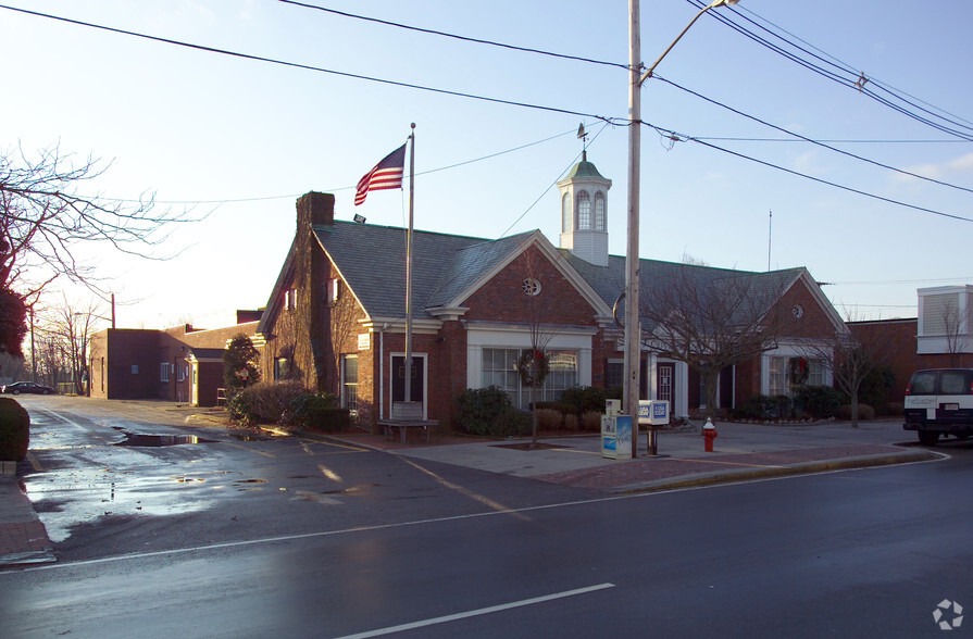 319 Main St, Hyannis, MA for sale - Primary Photo - Image 1 of 1