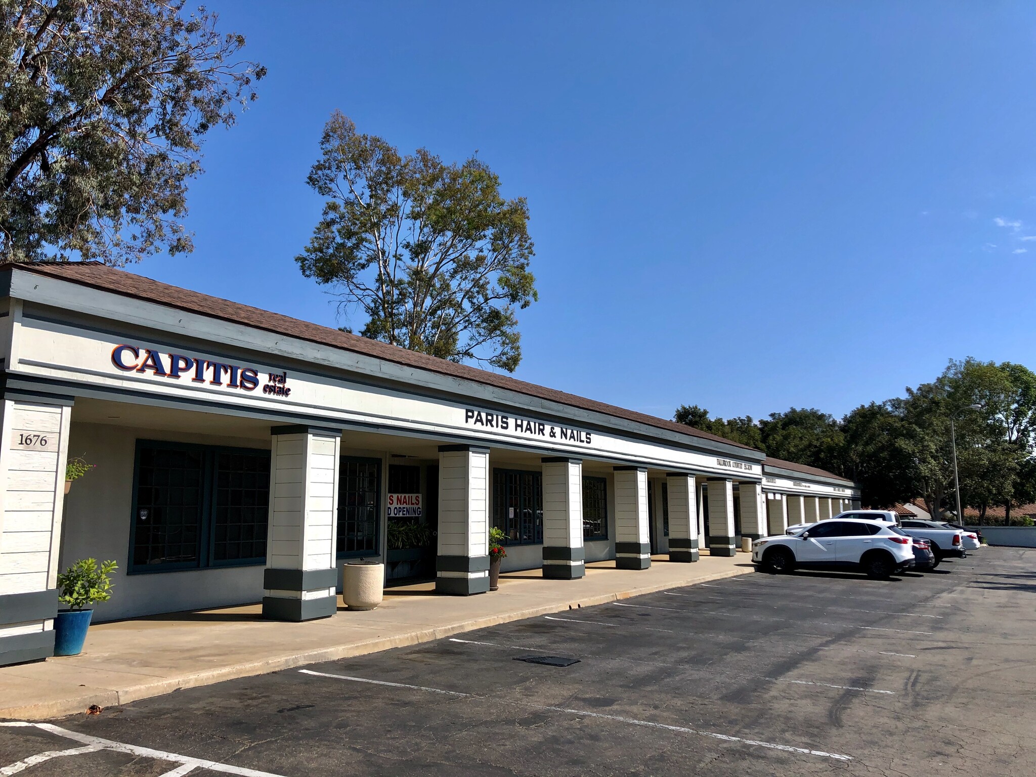 1676 S Mission Rd, Fallbrook, CA for lease Building Photo- Image 1 of 2