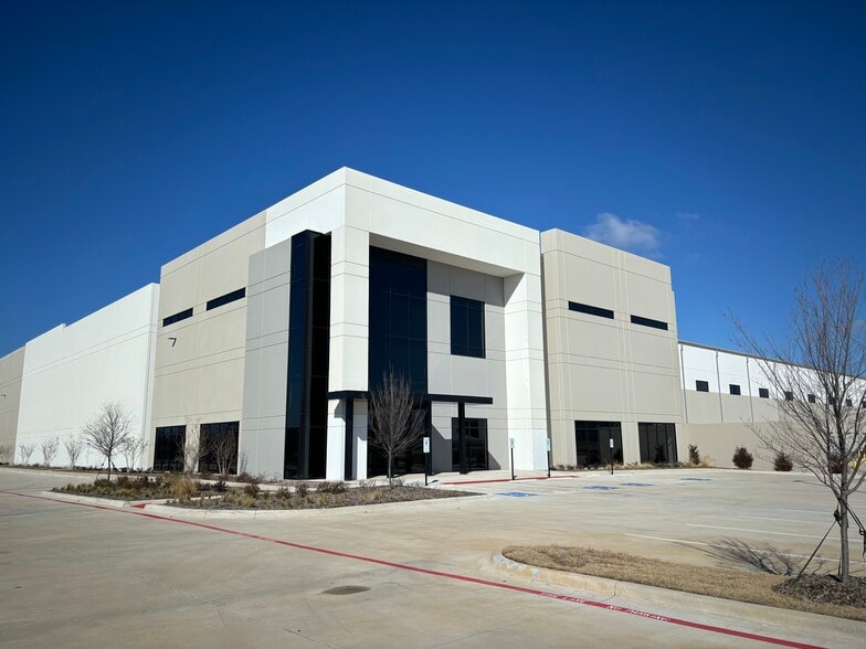9221 Trinity Blvd, Fort Worth, TX for sale - Building Photo - Image 1 of 1