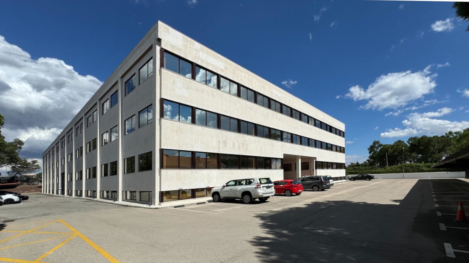 Las Rozas de Madrid, MAD 28290 - Unit - -  - Interior Photo - Image 1 of 25