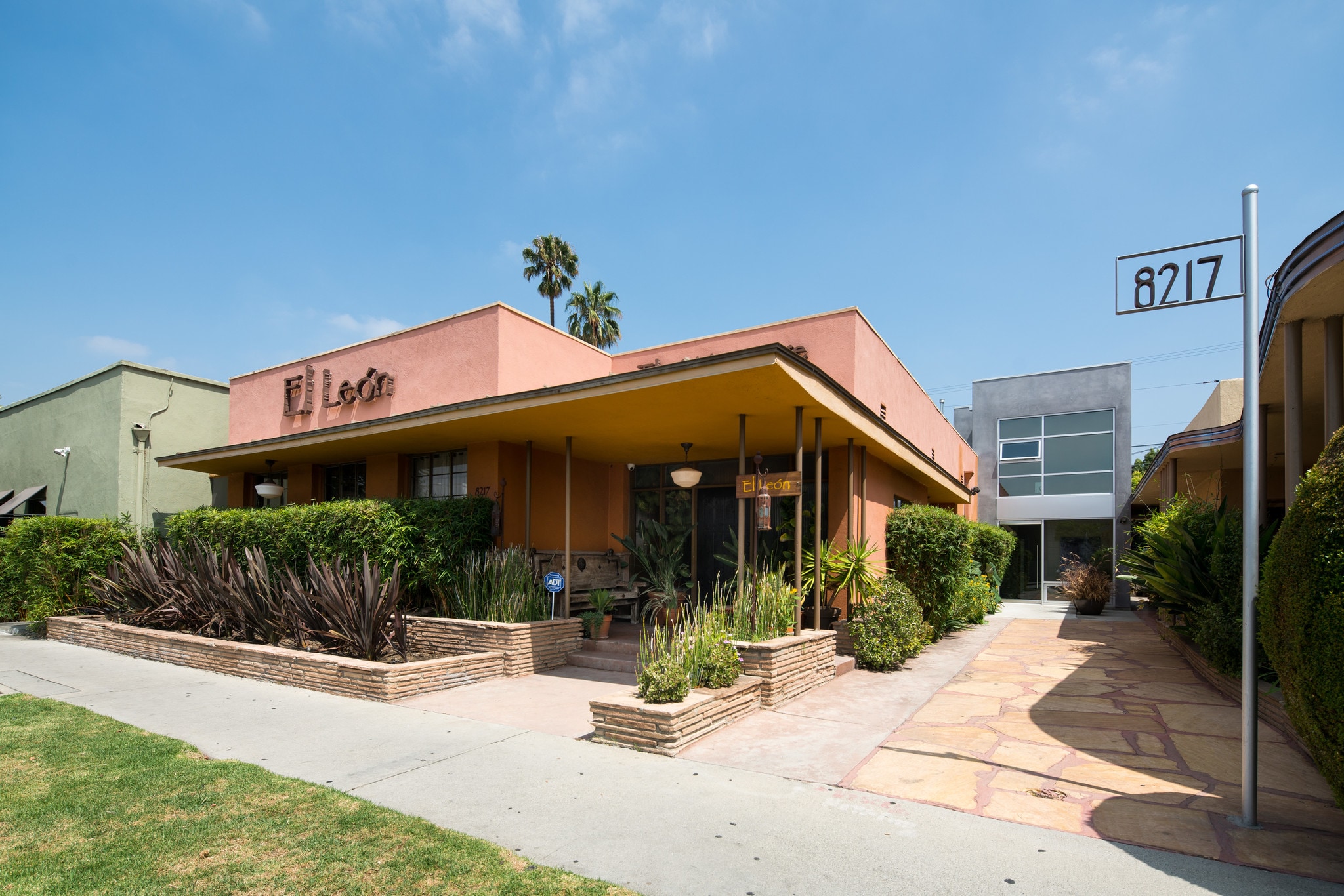 8217 Beverly Blvd, Los Angeles, CA for lease Building Photo- Image 1 of 6