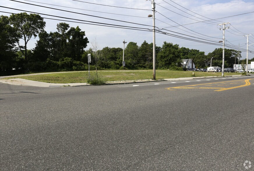450 Portion Rd, Ronkonkoma, NY for sale - Primary Photo - Image 1 of 1