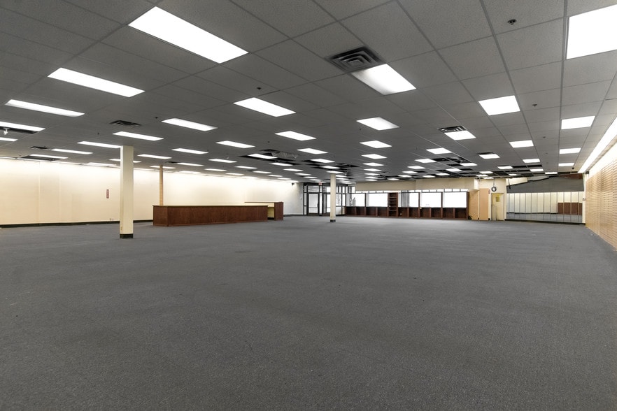 901-1001 S Main St, Cheshire, CT for lease - Interior Photo - Image 3 of 17