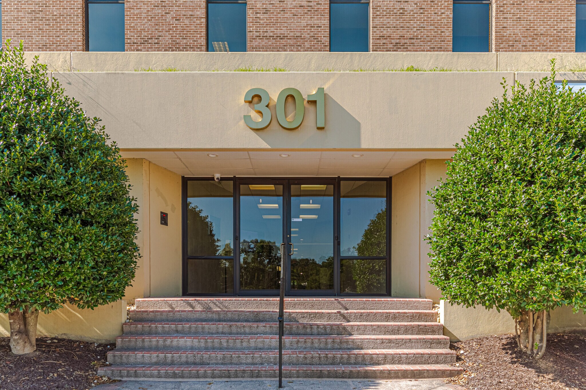 301 Maple Ave W, Vienna, VA for sale Building Photo- Image 1 of 1