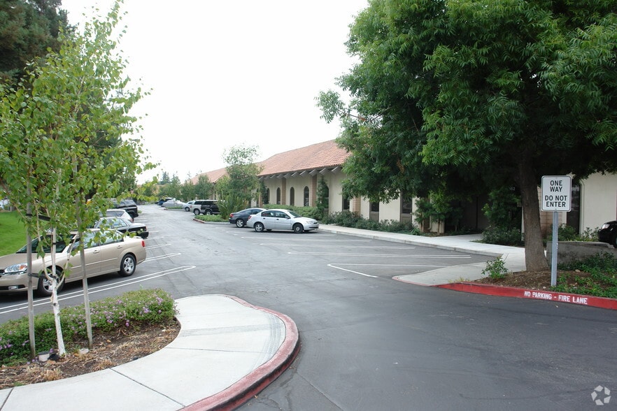 140-162 Knowles Dr, Los Gatos, CA for lease - Building Photo - Image 3 of 4