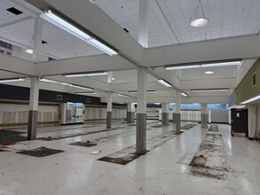 619 Decatur St, New Orleans, LA for lease Interior Photo- Image 2 of 5