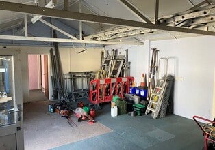 Les Grippios, Guernsey for lease Interior Photo- Image 1 of 3