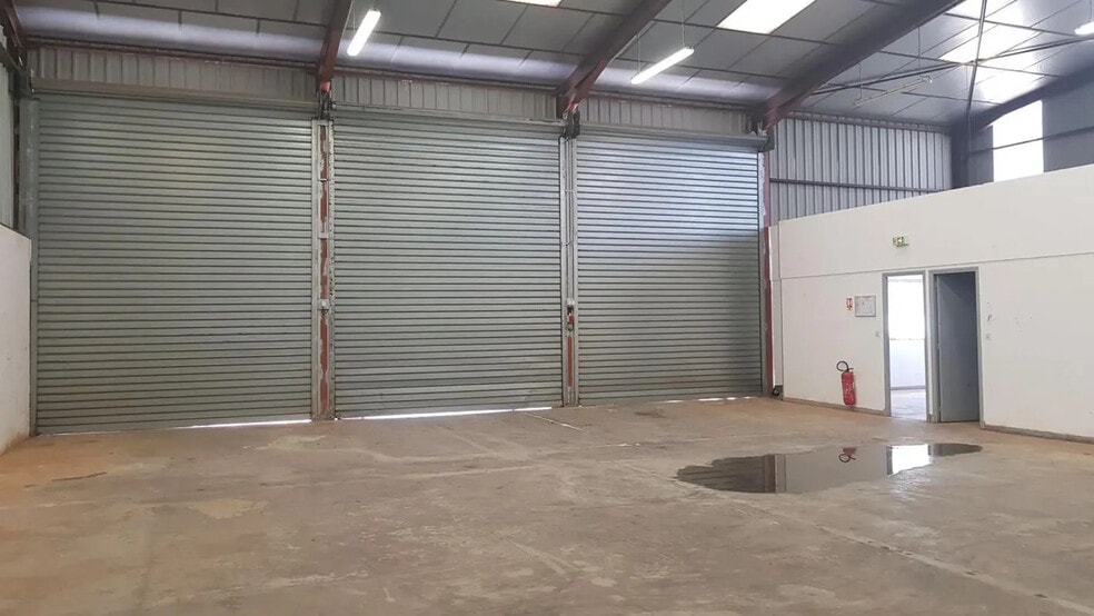 Office in Flassans-sur-Issole for lease - Interior Photo - Image 1 of 4