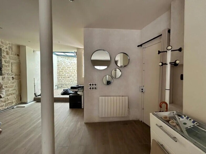 Retail in Paris for lease - Building Photo - Image 2 of 7