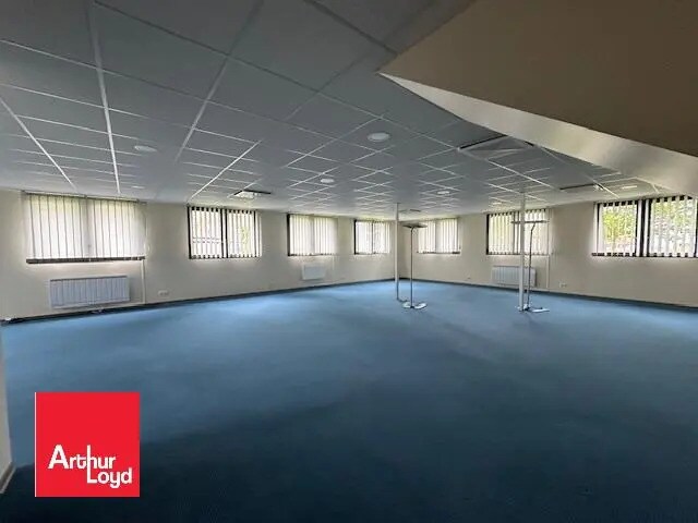 Office in Chartres for lease - Interior Photo - Image 3 of 4