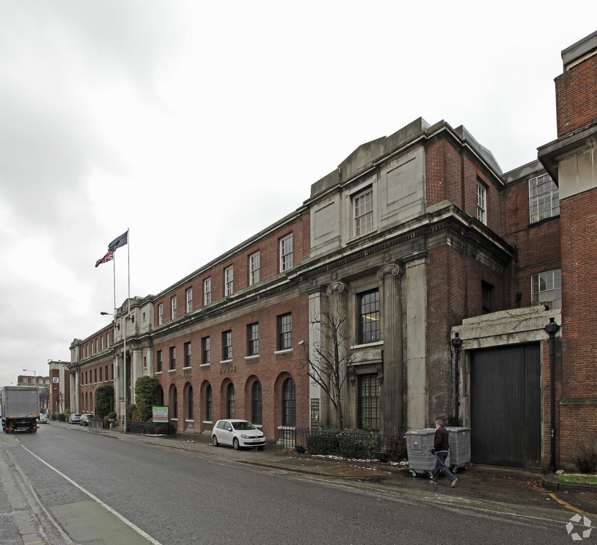 Leagrave Rd, Luton, LU3 1RJ