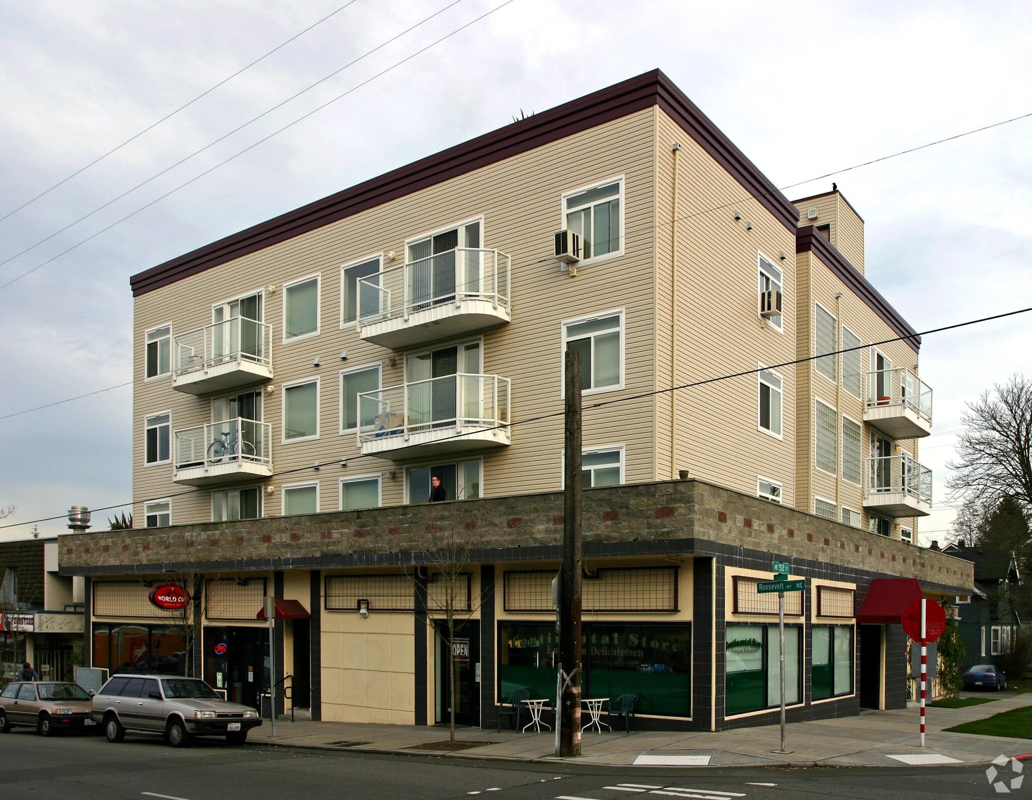 5200 Roosevelt Way NE, Seattle, WA for sale Building Photo- Image 1 of 1