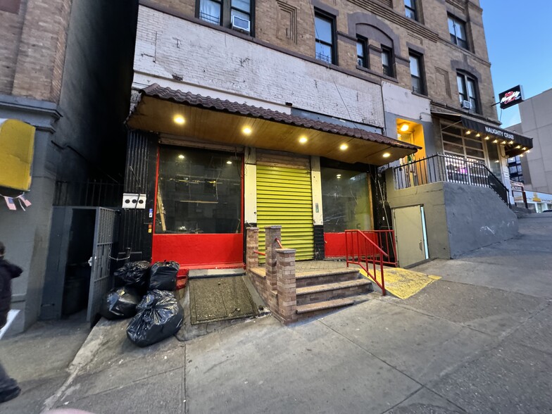 1621 Lexington Ave, New York, NY for lease - Building Photo - Image 1 of 4