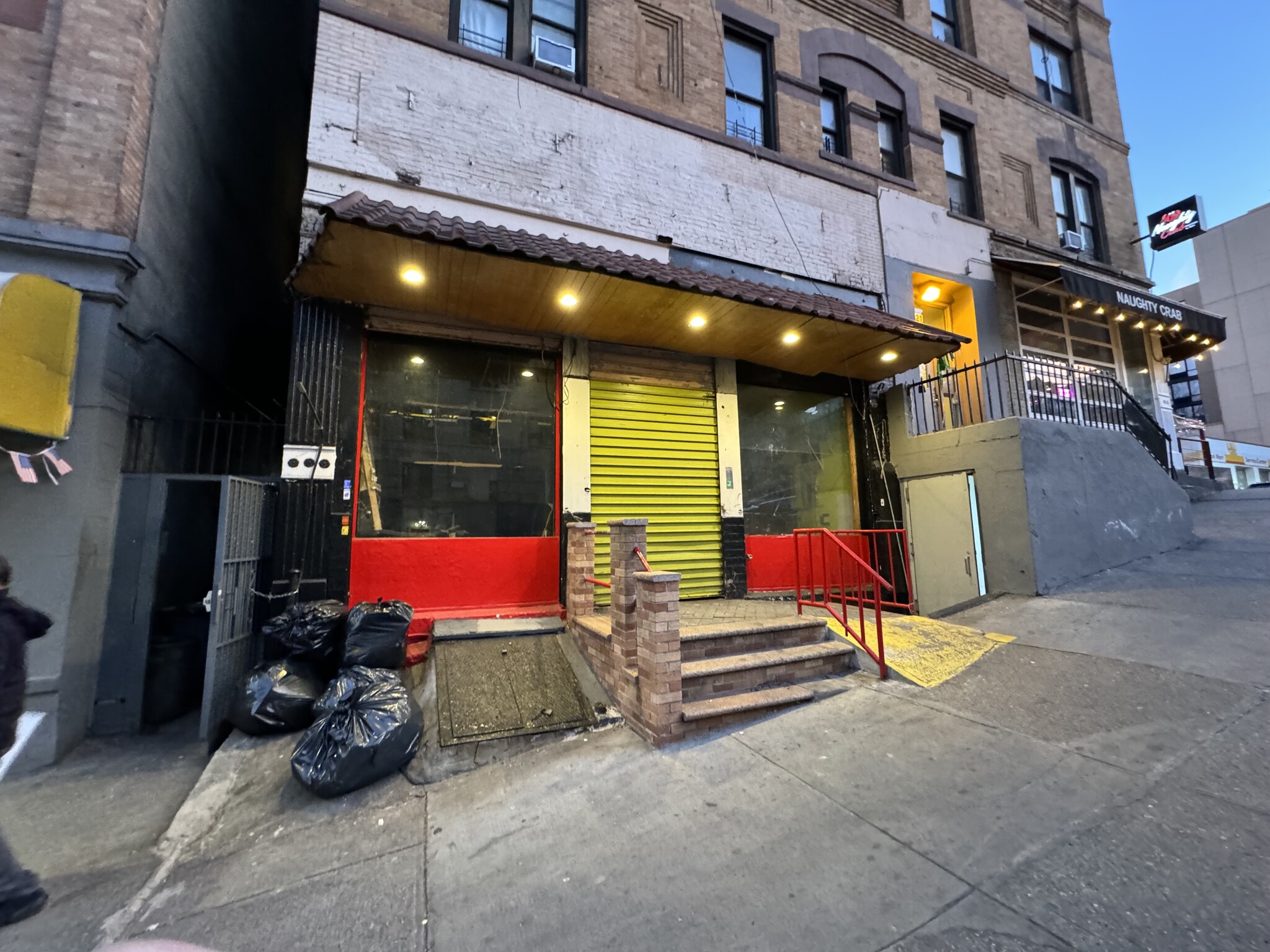 1621 Lexington Ave, New York, NY for lease Building Photo- Image 1 of 5