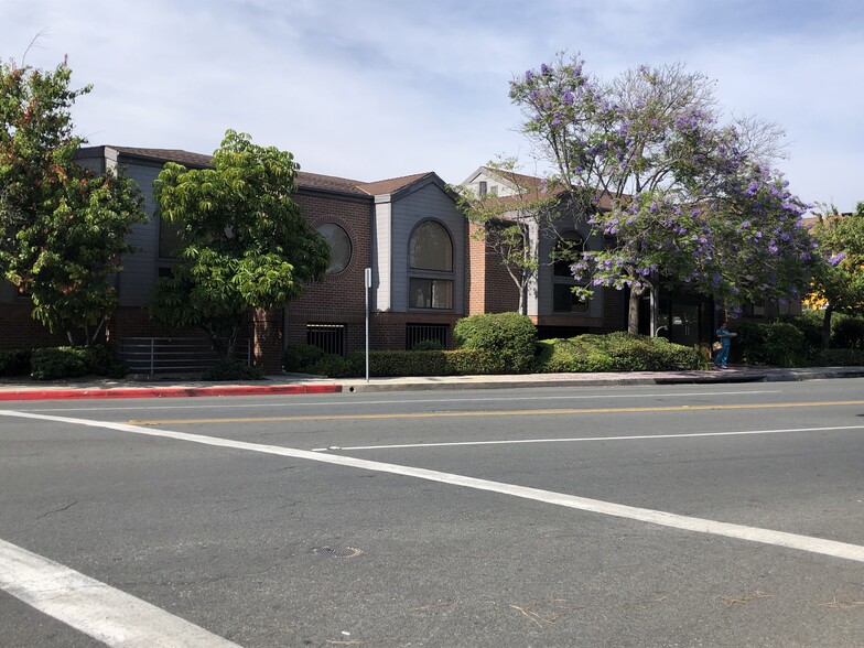 301 E Glenoaks Blvd, Glendale, CA for lease - Building Photo - Image 3 of 3