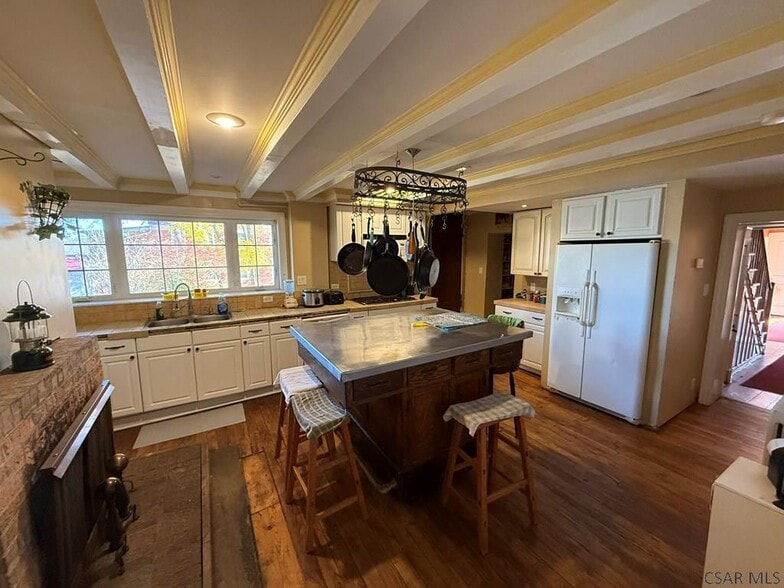 3789 Pitt St, Schellsburg, PA for sale - Interior Photo - Image 2 of 8