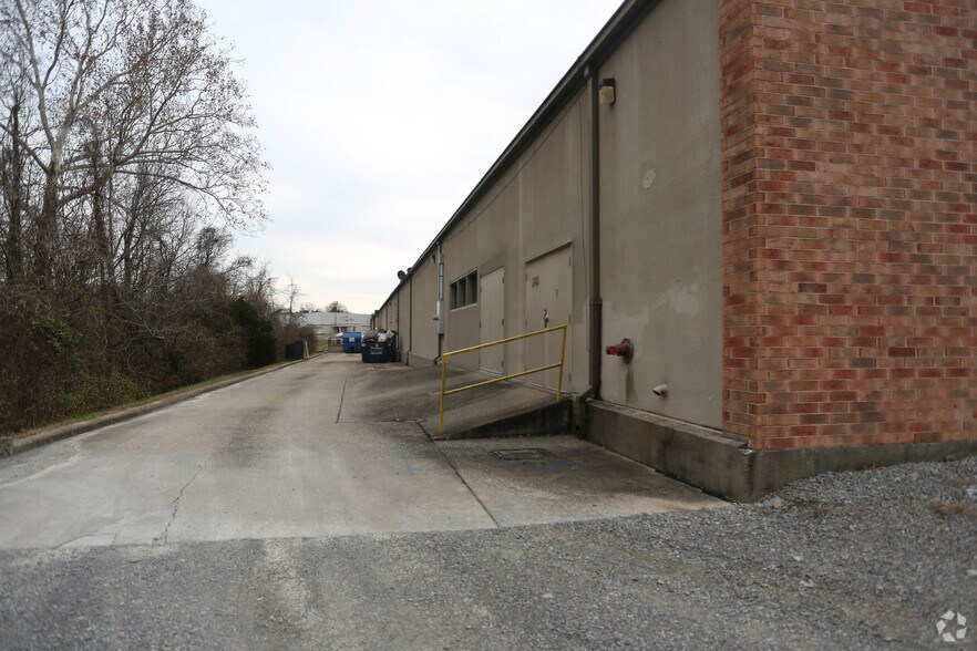 240-252 S Silver Springs Rd, Cape Girardeau, MO for lease - Building Photo - Image 2 of 8