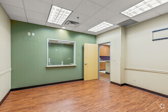 2817 S Mayhill Rd, Denton, TX for lease Interior Photo- Image 1 of 5