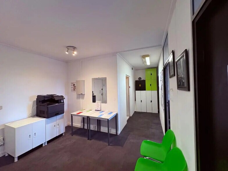 Office in Orvault for lease - Interior Photo - Image 3 of 13