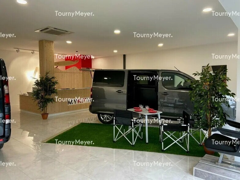 Flex in LES SORINIÈRES for lease - Interior Photo - Image 2 of 6