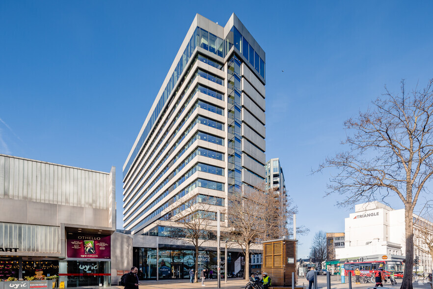 1 Lyric Sq, London for lease - Primary Photo - Image 1 of 10