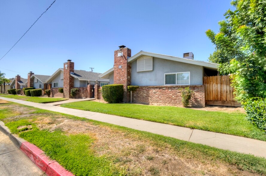 3357-3365 E Fairmont Ave, Fresno, CA for sale - Building Photo - Image 2 of 22