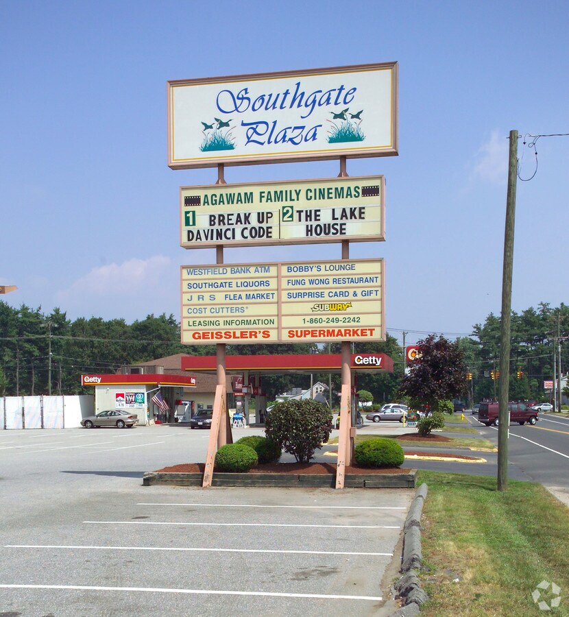 824870 Suffield St, Agawam, MA 01001