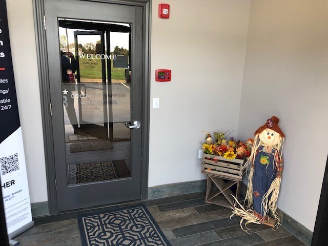 45200 Card Rd, Macomb Township, MI for lease Building Photo- Image 1 of 15