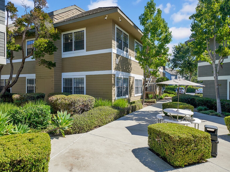 2900 Bristol St, Costa Mesa, CA for sale - Building Photo - Image 2 of 43