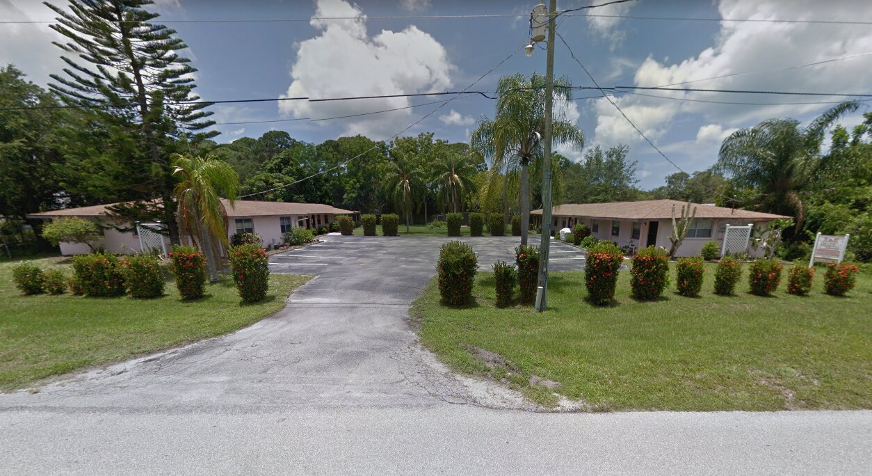 2280 Alamander Ave, Englewood, FL 34223