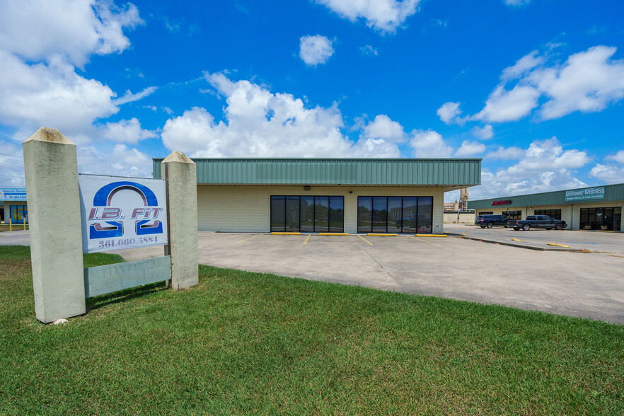 5801 Patton St, Corpus Christi, TX for lease - Building Photo - Image 2 of 13