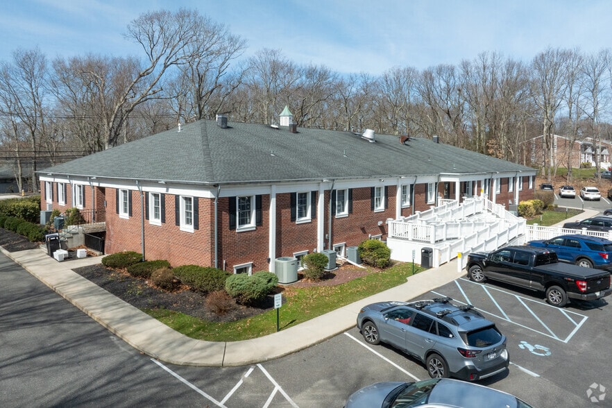 635 Belle Terre Rd, Port Jefferson, NY for sale - Aerial - Image 3 of 6