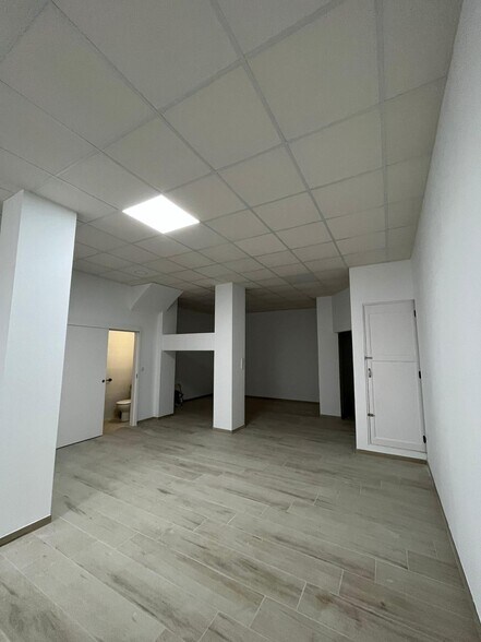 Retail in Tortosa, Tarragona for lease - Interior Photo - Image 3 of 8