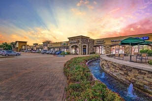 Uptown Shopping Center - Loft