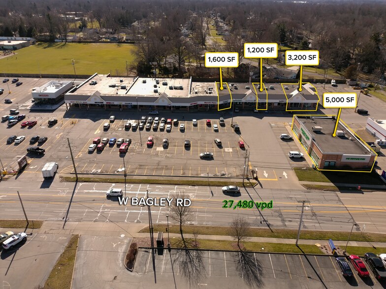 371-447 W Bagley Rd, Berea, OH for lease - Building Photo - Image 1 of 6