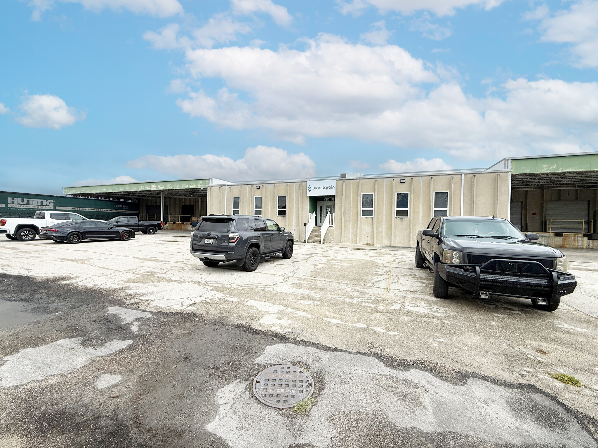 3580-3588 Work Dr, Fort Myers, FL for lease Interior Photo- Image 1 of 7