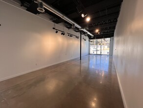 701 S Lamar Blvd, Austin, TX for lease Building Photo- Image 2 of 4