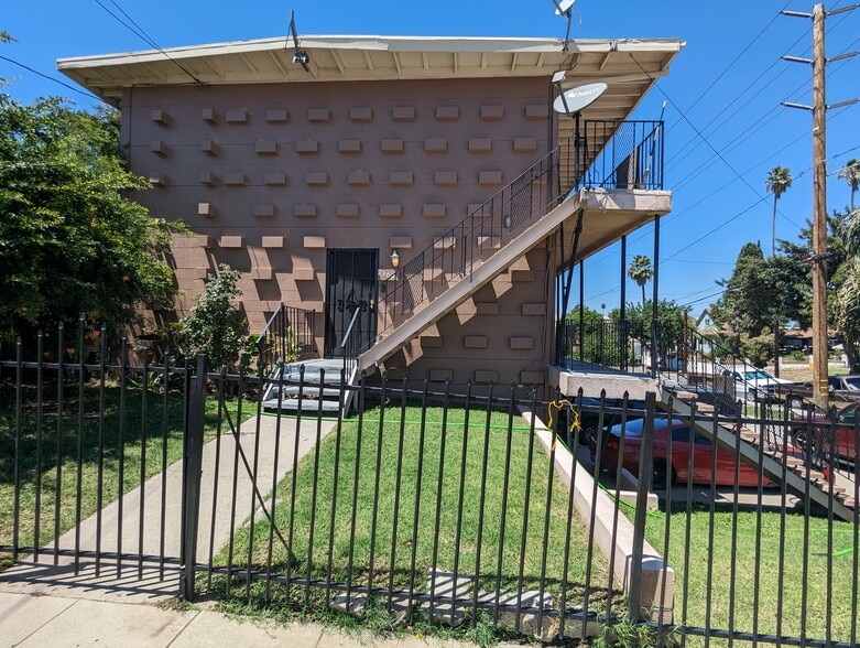 2904-2918 10th St, Riverside, CA for sale - Building Photo - Image 1 of 1