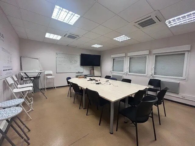 Office in Châtenoy-le-Royal for lease - Interior Photo - Image 3 of 4