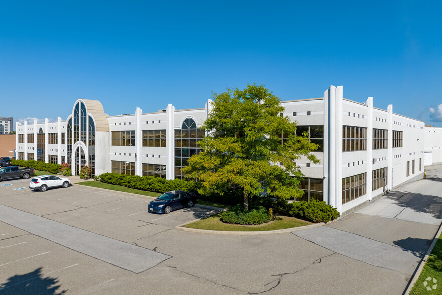 123 Ashbridge Cir, Vaughan, ON for lease - Primary Photo - Image 1 of 3