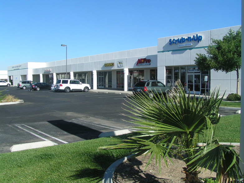 12401 Hesperia Rd, Victorville, CA for lease - Building Photo - Image 2 of 9