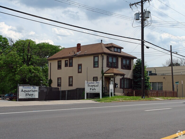3715 Rhode Island Ave, Mount Rainier, MD for sale - Primary Photo - Image 1 of 1