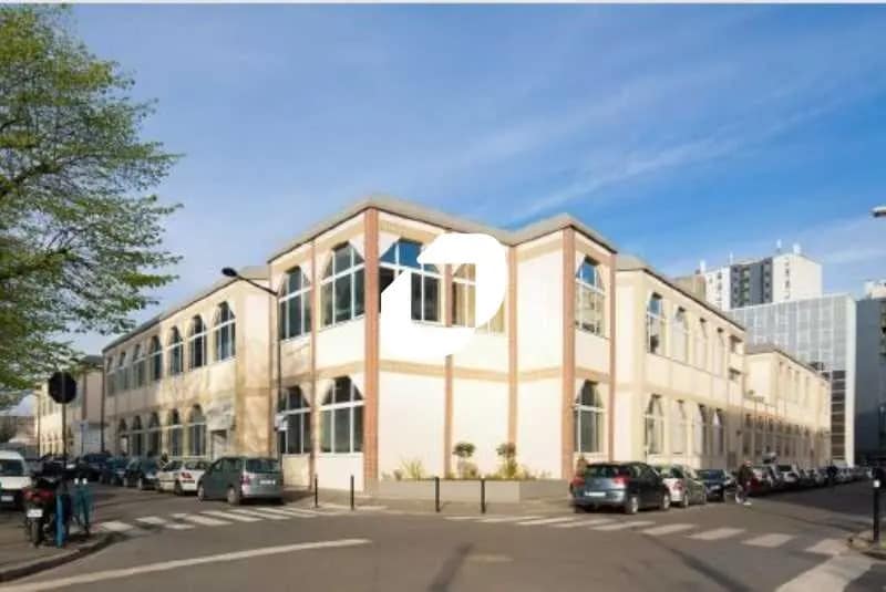 Flex in Aubervilliers for lease - Building Photo - Image 1 of 11