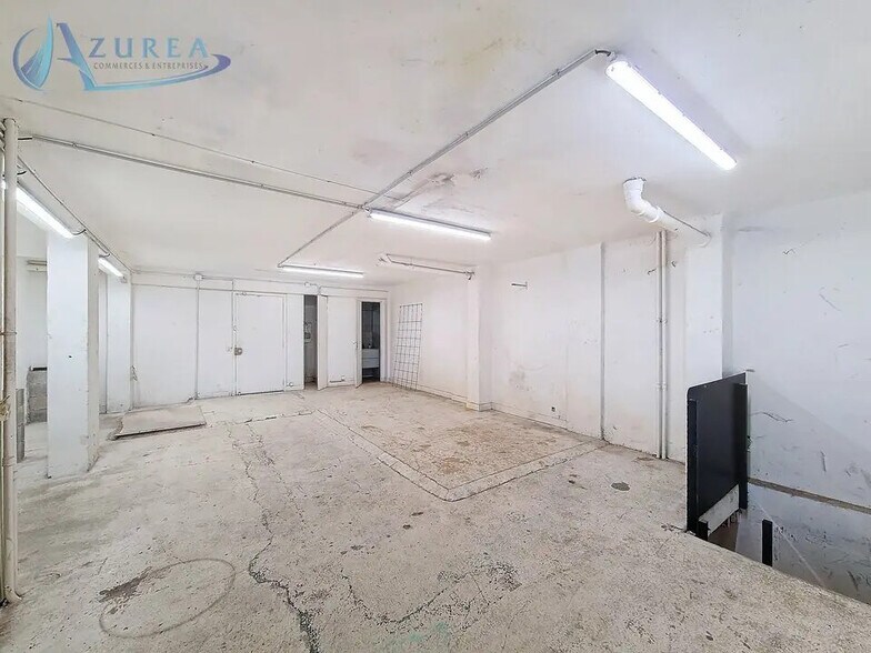 Industrial in Nice for sale - Interior Photo - Image 2 of 5
