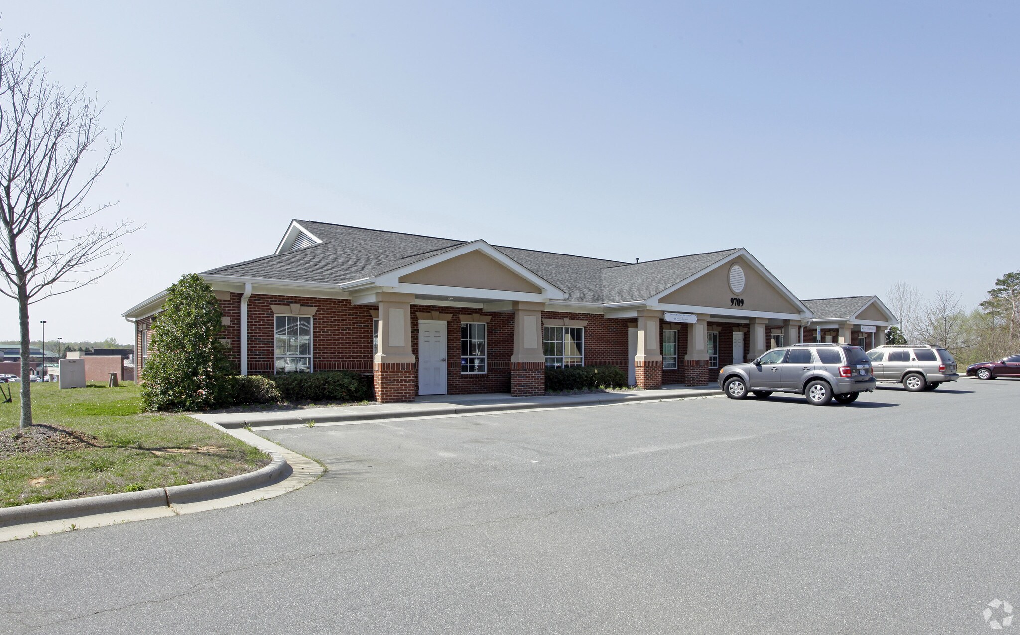 9709 Northeast Pky, Matthews, NC for sale Primary Photo- Image 1 of 1