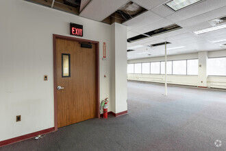 700-800 Kinderkamack Rd, Oradell, NJ for lease Interior Photo- Image 2 of 6