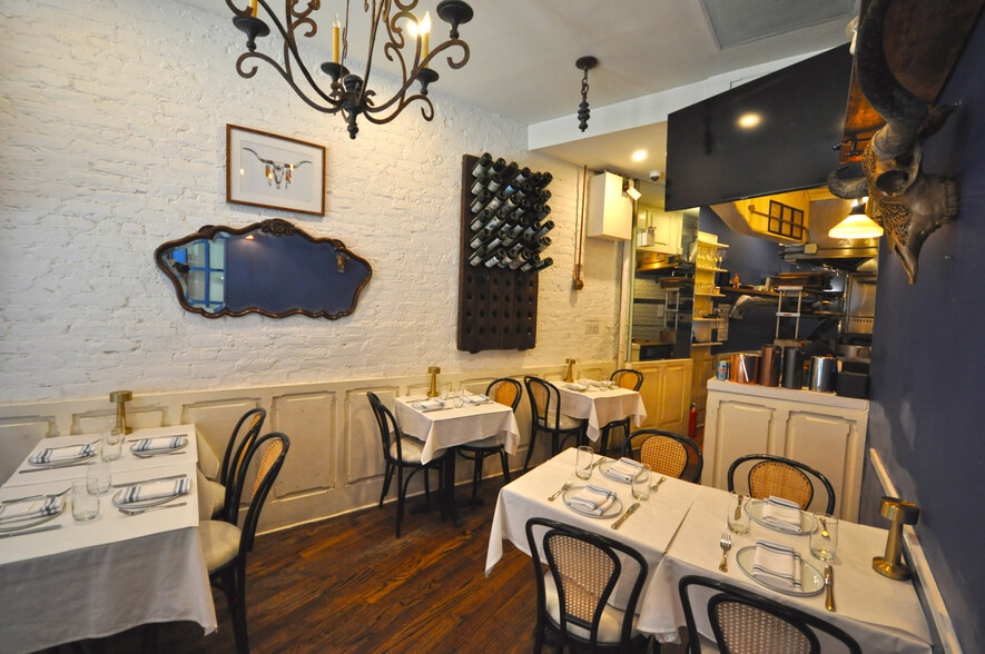 Hell's Kitchen Mixed Use Portfolio portfolio of 2 properties for sale on LoopNet.com - Building Photo - Image 2 of 14